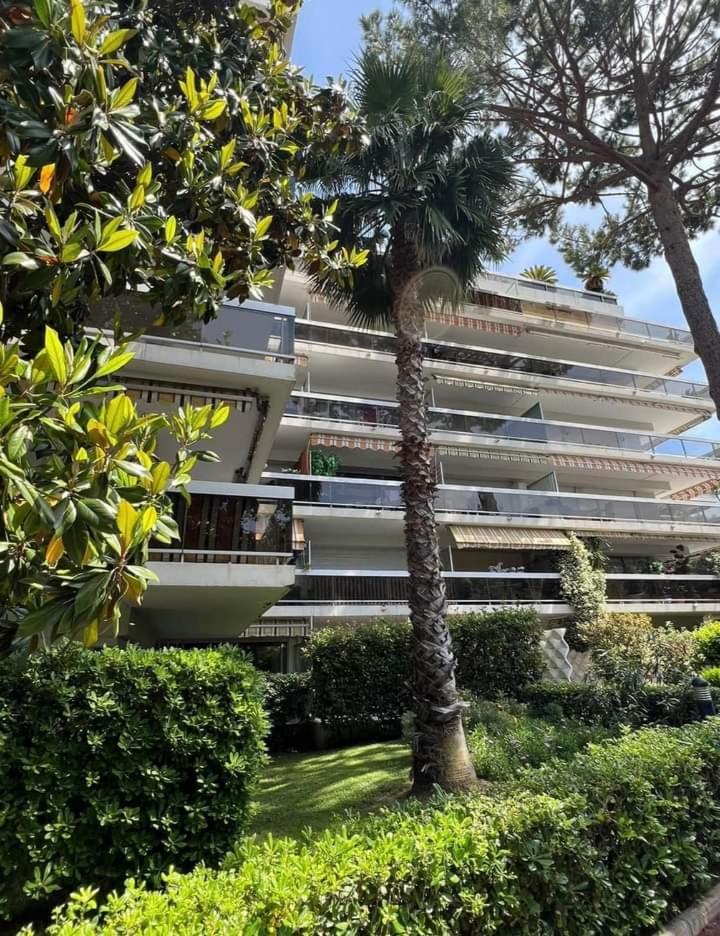 Juan Les Pins Tanit Studio Climatise Vue Sur Mer Piscine Antibes Extérieur photo