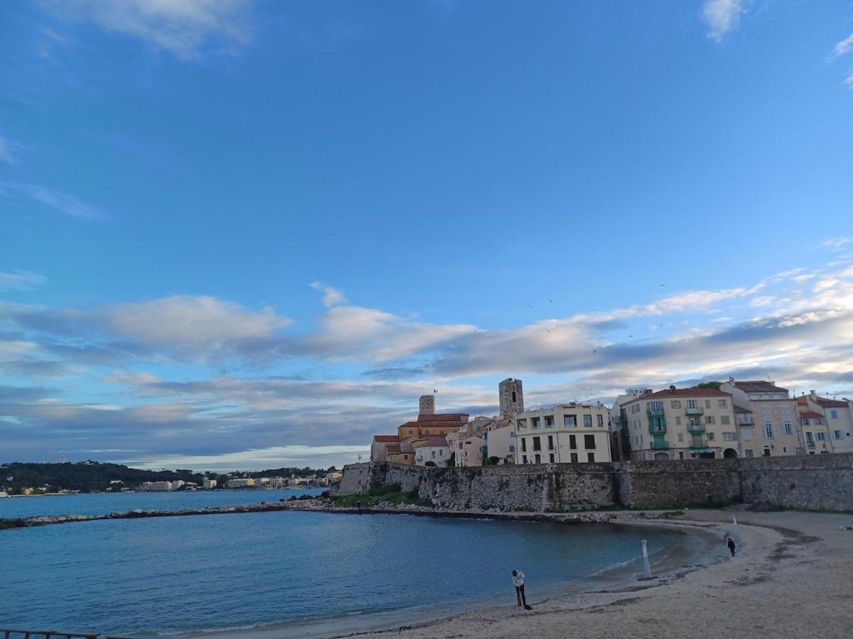 Juan Les Pins Tanit Studio Climatise Vue Sur Mer Piscine Antibes Extérieur photo